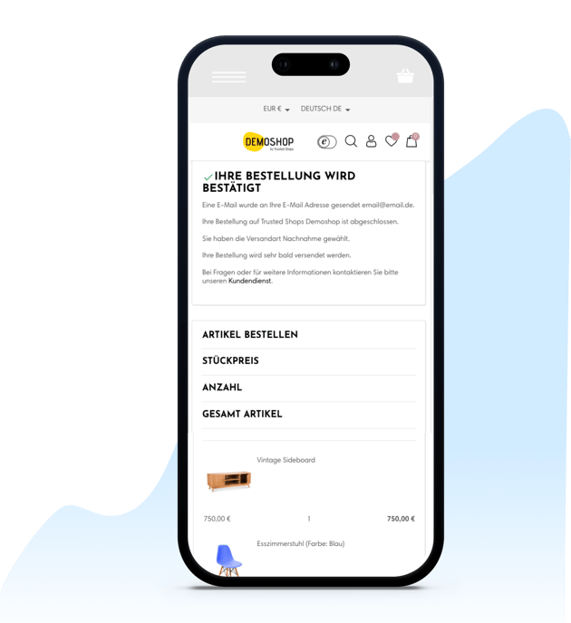 Smartphone mit Bestellbestätigung im Online-Shop nach erfolgreichem Kauf.