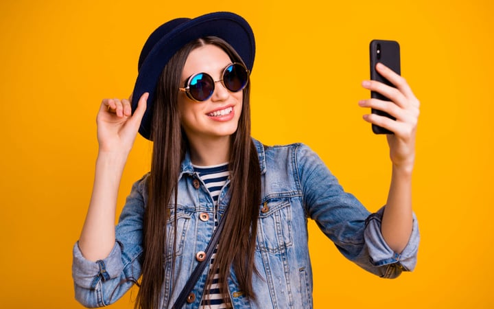bg-Instagram_service_businesses_Influencer-w1920h1200